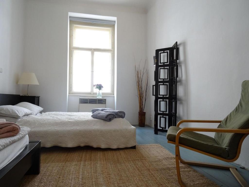 Garden Apartment On Art Nouveau Street In Central Prag Dış mekan fotoğraf