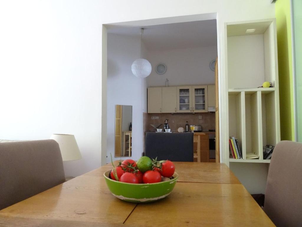 Garden Apartment On Art Nouveau Street In Central Prag Dış mekan fotoğraf
